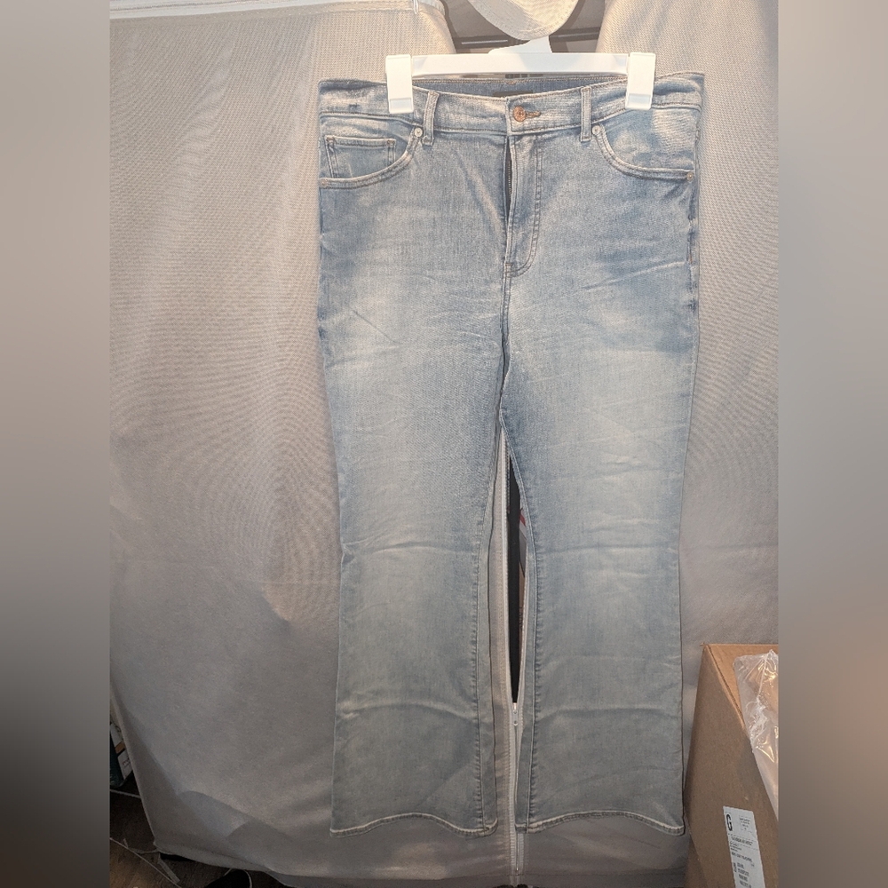 Express High Waist Light Wash Flare Jeans - Picture 2 of 3